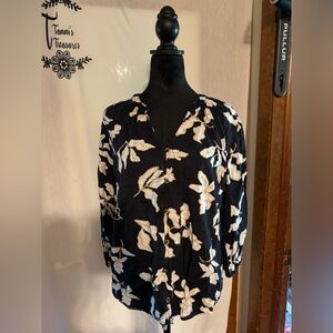 Women’s Lightweight Cotton Black and White Floral Blouse size X- Large